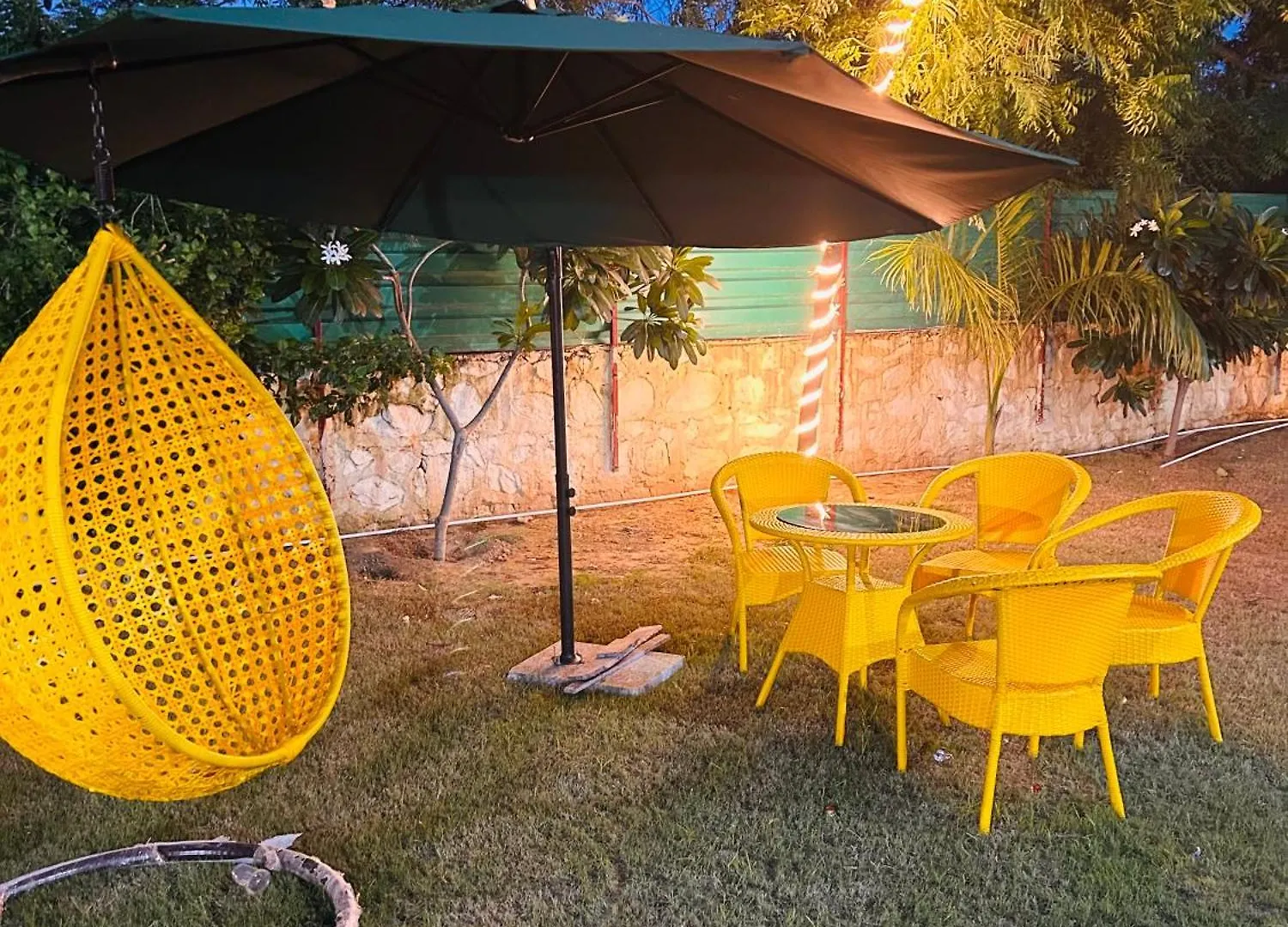 הוילה גורגאון Mango People Farm